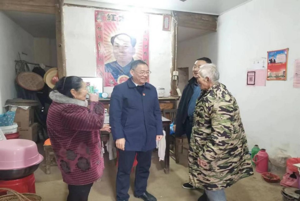 1月30日，市委網(wǎng)信辦赴樅陽縣橫埠鎮(zhèn)新莊村開展“冬日暖陽”主題活動.png