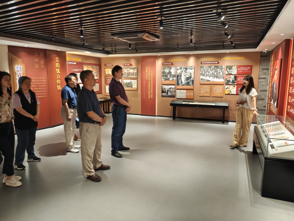 4.市郵政管理局開展“明紀(jì)于心、守紀(jì)于行”主題黨日活動(dòng) (2).jpg